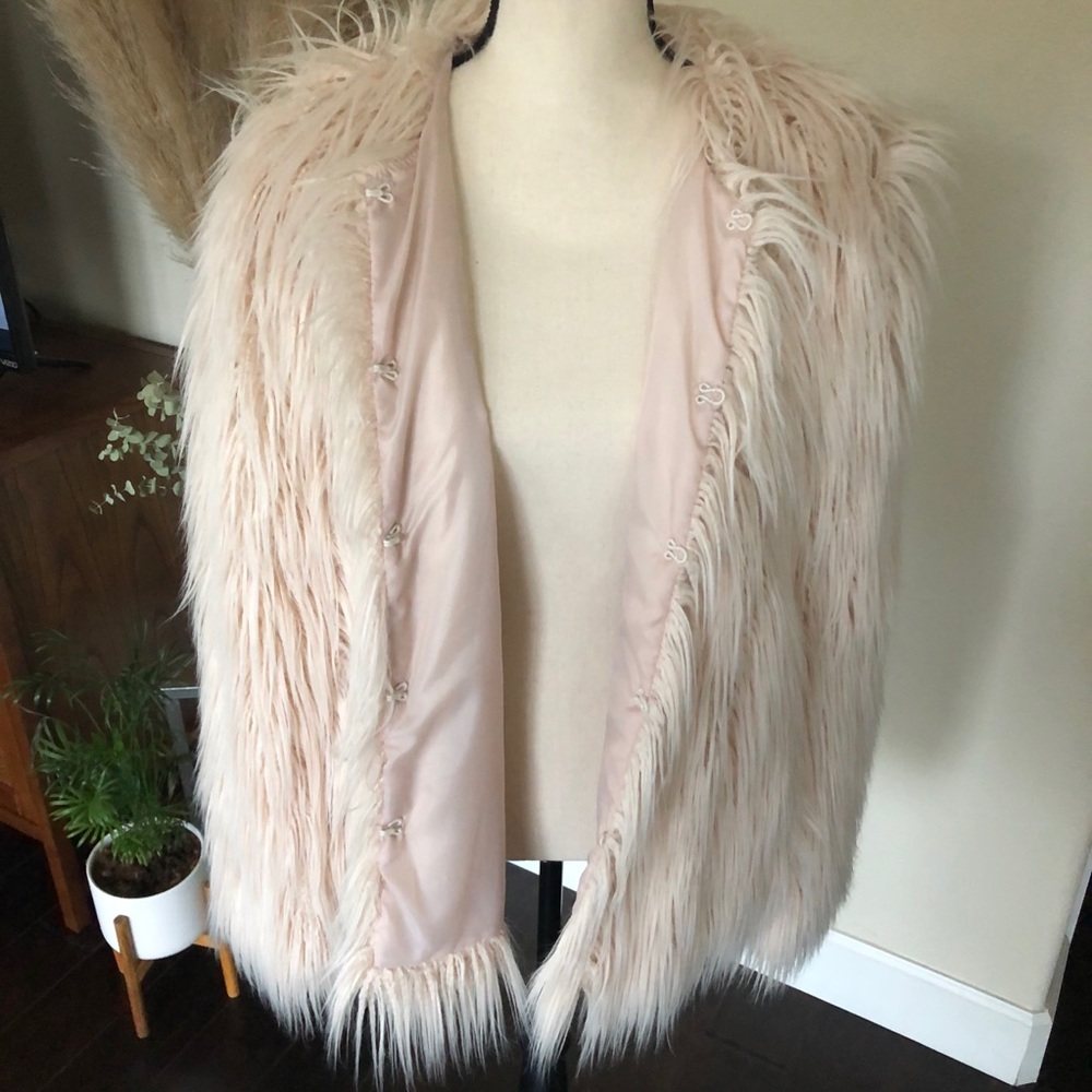 FUR! Blush Pink Faux Fur Jacket - Size Medium - Picture 5 of 11